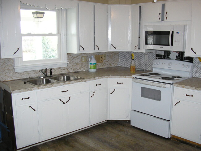 Photo - 382 Greenwood Ln