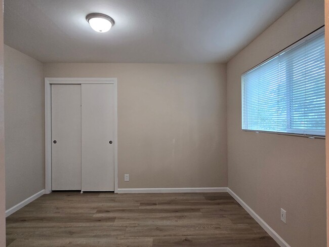 Photo - 45 Oak Ave Unidad 103