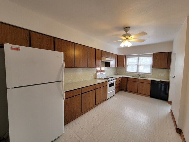 Photo - 321 W 5th St Unit 321 & 420-321