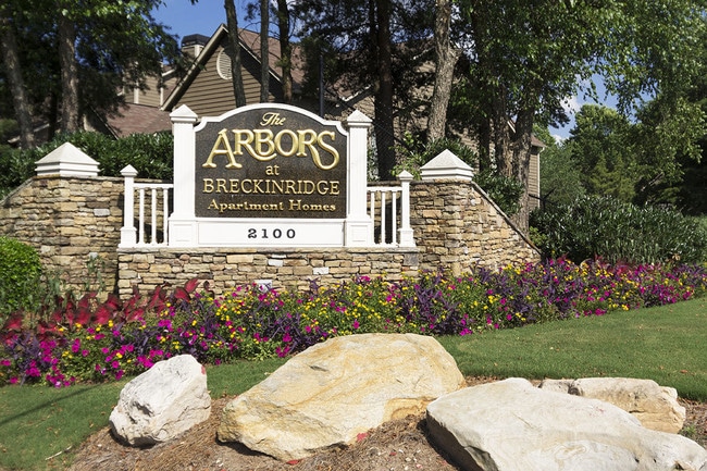 Bienvenido a The Arbors at Breckinridge - The Arbors at Breckinridge Apartment Homes