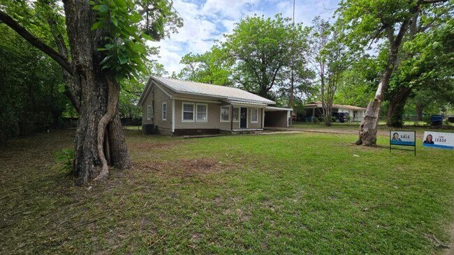 Photo - 299 Francis St