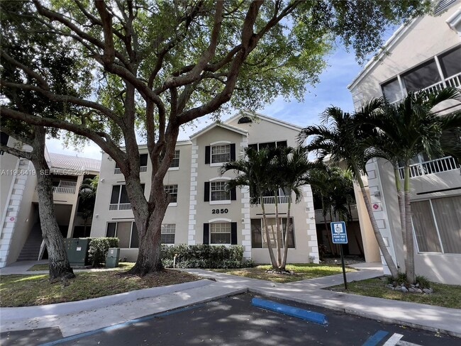 Photo - 2850 N Oakland Forest Dr Unit 110