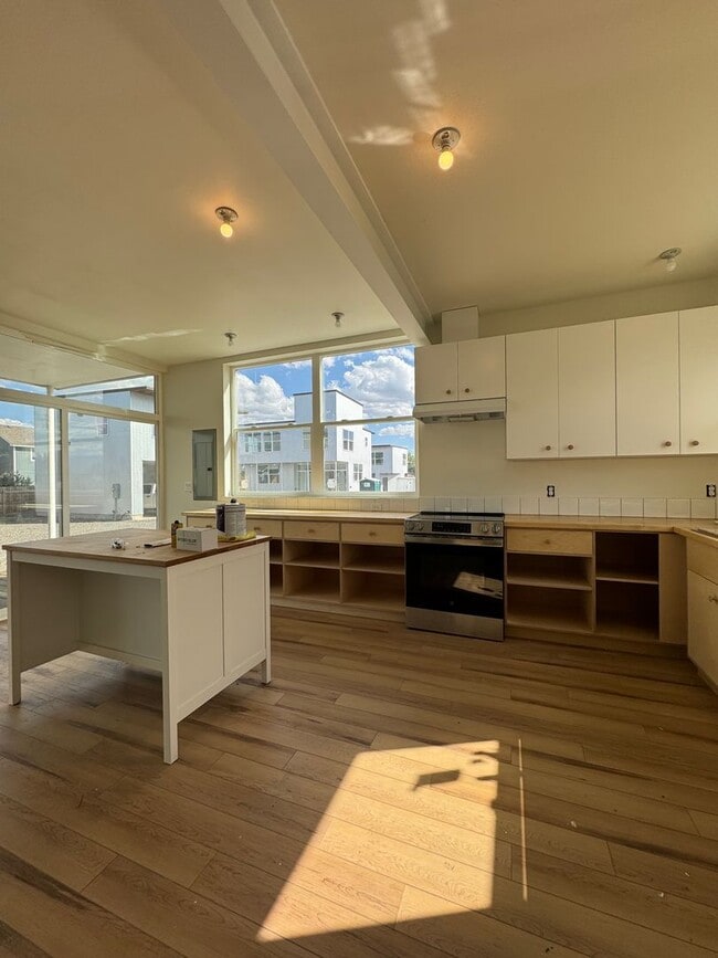 405 Windsor Court