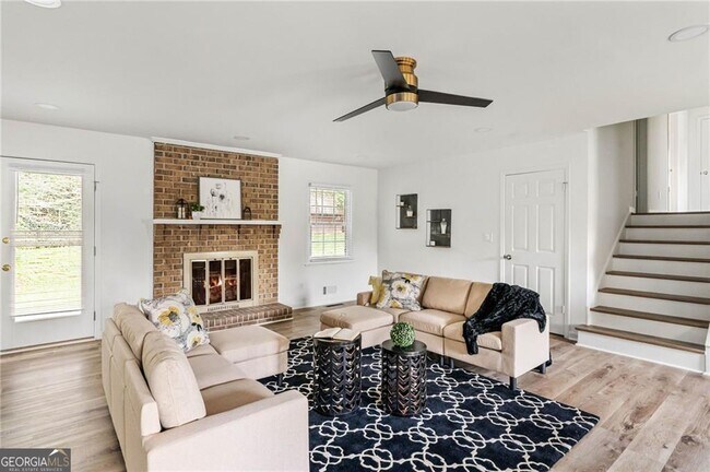 Photo - 2866 Red Pine Ct NW