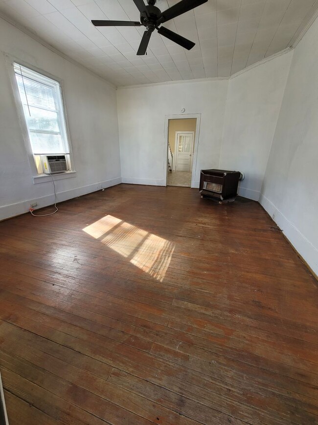 Photo - churc221 Unit 221