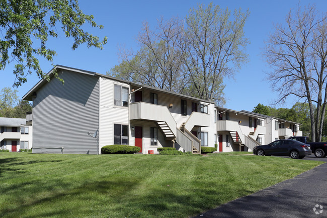 Building Photo - Meadowbrook Lake Apartments