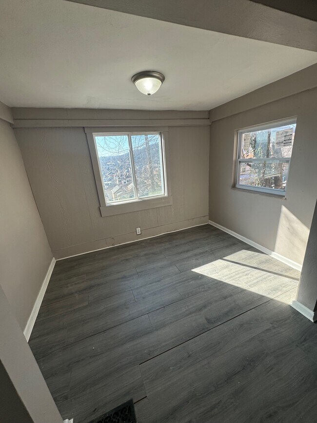 Photo - 908 Benwood Ave