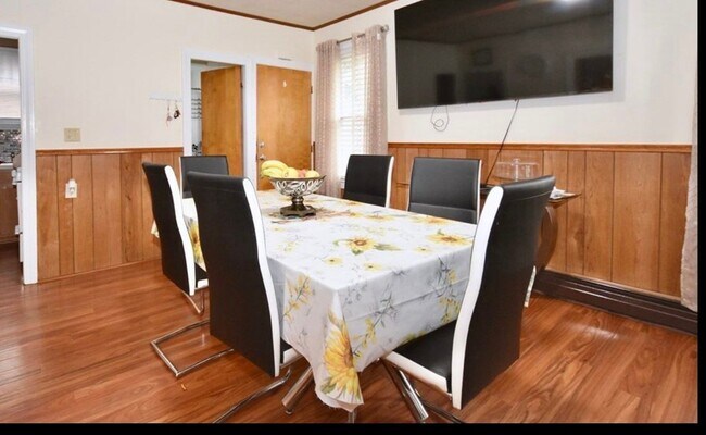 52 Swift St Unit 1