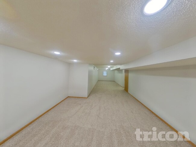 Photo - 2303 Leyland Cir