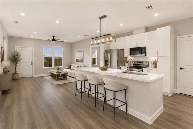 825 Premier Pkwy