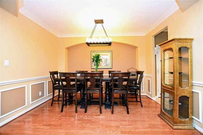 Photo - 3 Bed Single-Family Home in Timbergrove Terrace 77008 in Gated Community