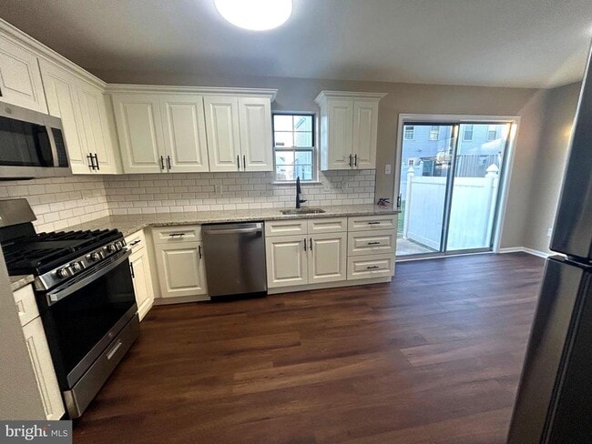 Photo - 1020 Hillsboro Ct