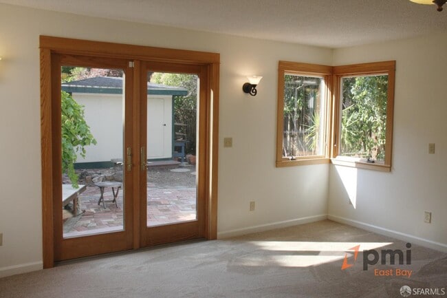 Photo - 2307 Collins Ave