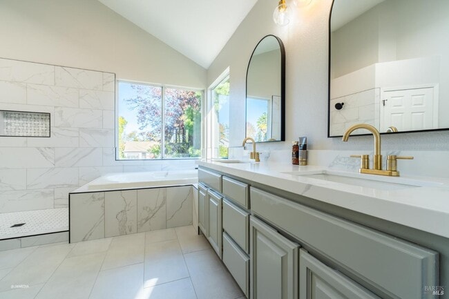 Photo - 517 Leafhaven Ln