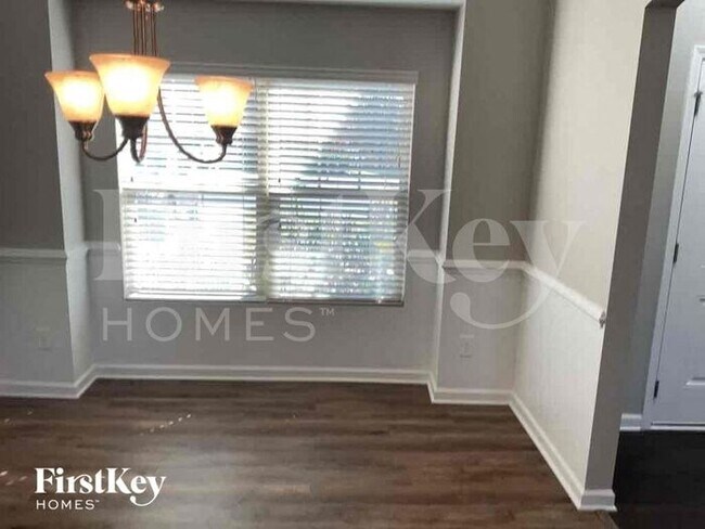 Photo - 81 Laurelcrest Ln