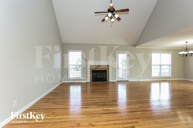 Photo - 993 Glenhurst Way