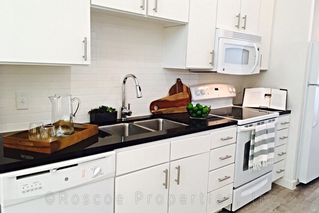 Photo - 1010 South Flores