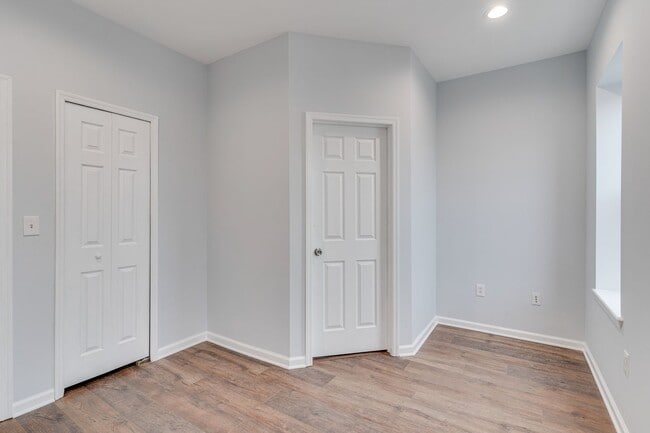 Building Photo - Brand New Luxury Temple Apartments Unit 2