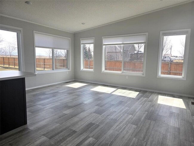 Photo - 93 Prairie Oak Dr