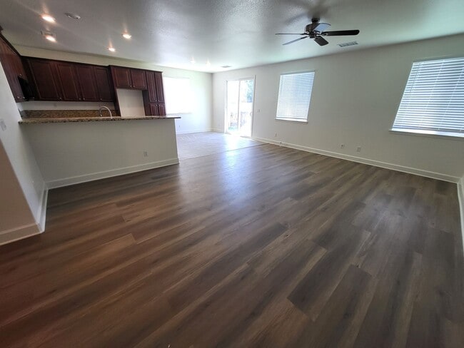 Photo - 1147 Lahontan Dr