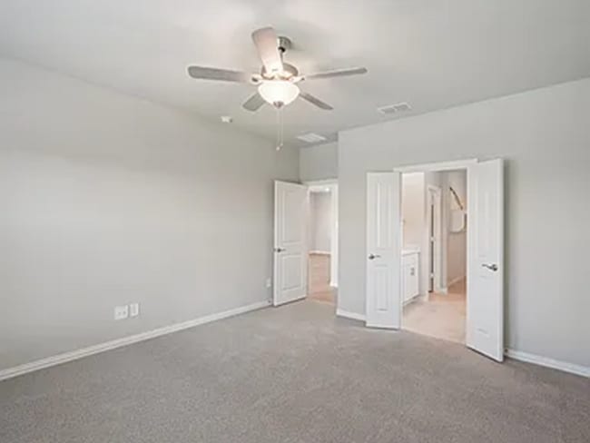 Photo - 709 Leavenworth Dr