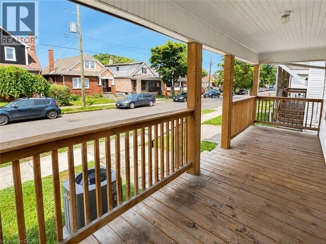 Photo - 250 Weir St N