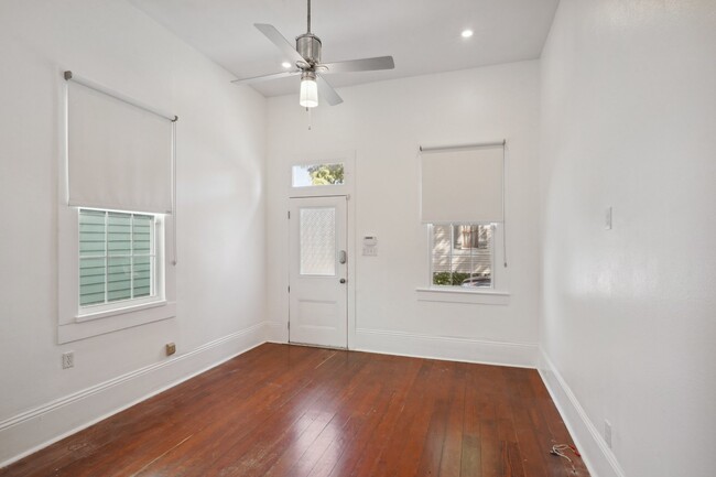 front room - 3980 Annunciation St Unit 3980