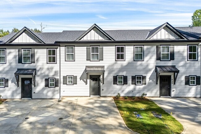Building Photo - 1ST MONTH FREE!!