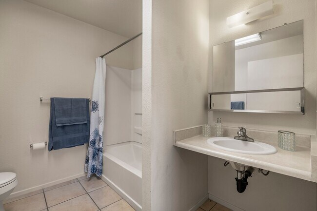 Eastwood Court Apartments