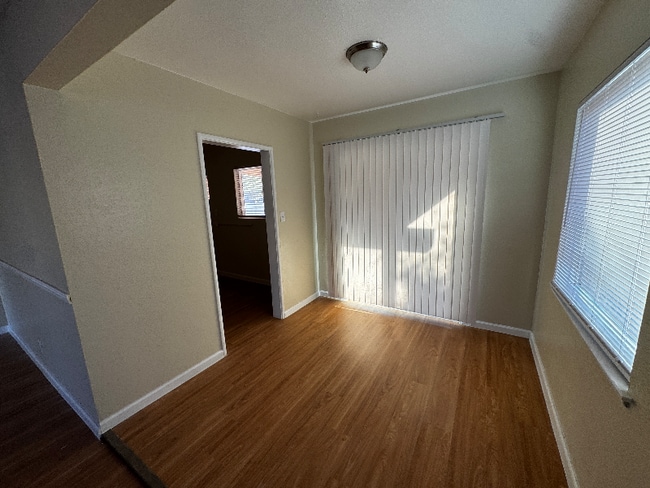 Photo - 1571 Sheridan Rd