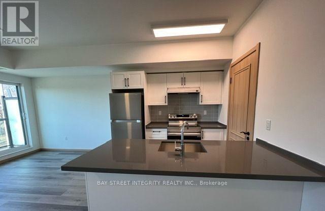 Photo - 3453 Victoria Park Ave