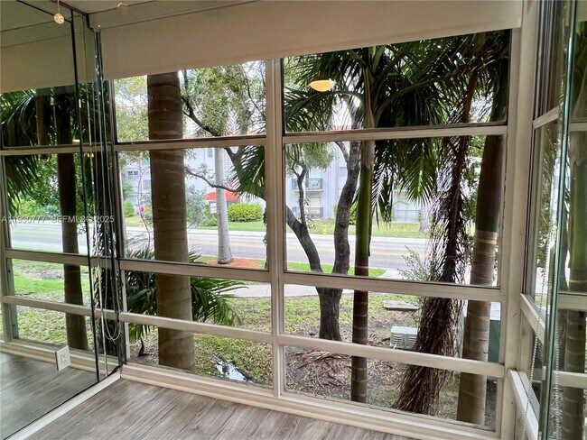 Photo - 210 172nd St Unidad 225