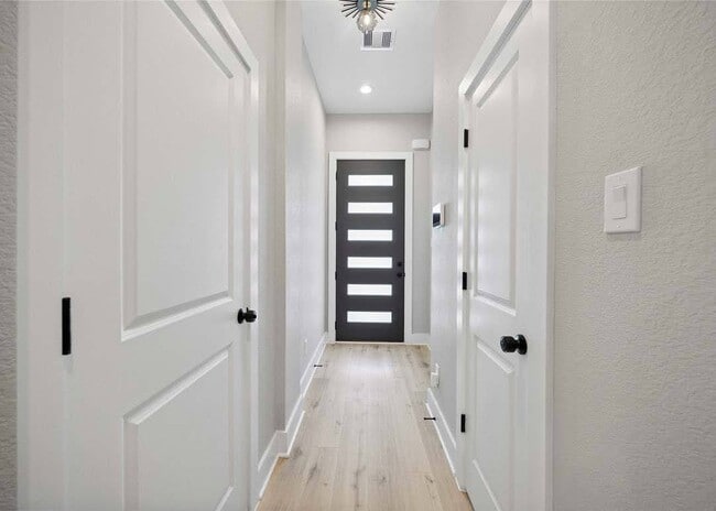 Photo - 217 Pheasant St