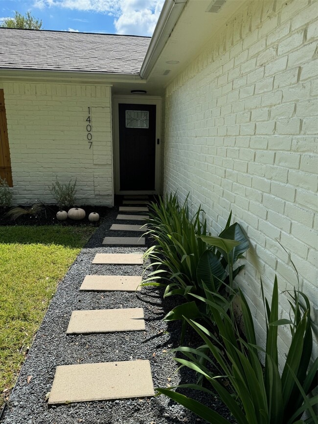 Photo - 14007 Dominique Dr