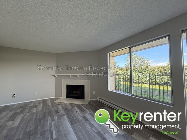 Photo - 1003 S Pearl St Unit Apartment B6