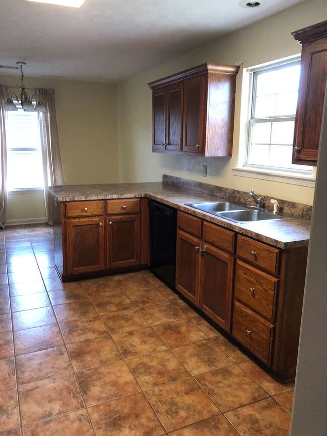 Photo - Beautiful 3 Bedroom Home in a Quiet Searcy Neighborhood!