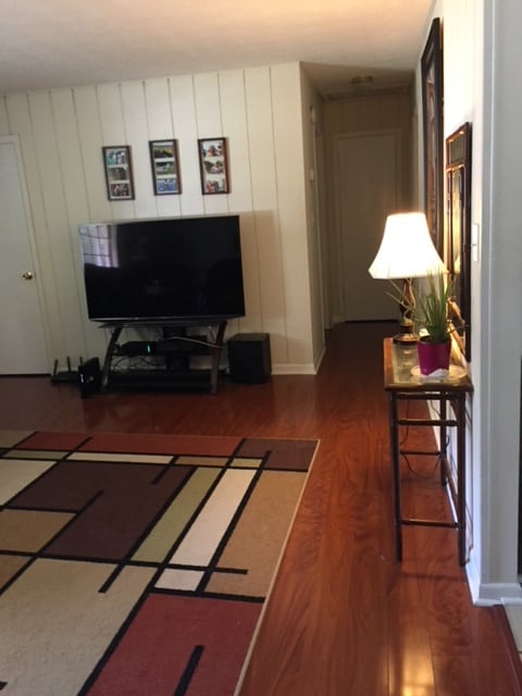 Photo - 1604 Carolwood Ct