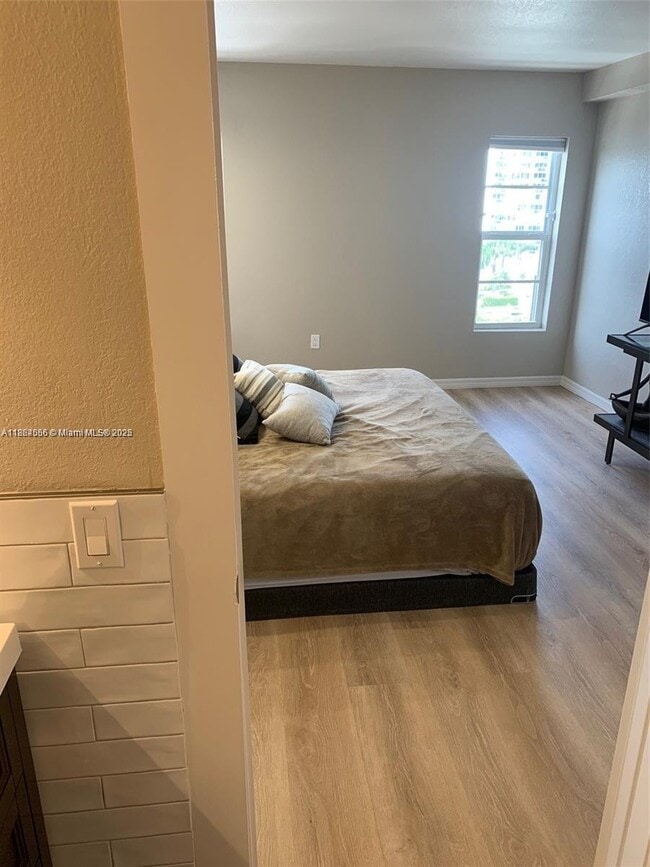 Photo - 1345 West Ave Unidad 902