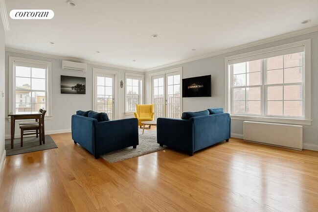 Photo - 435 Linden Blvd