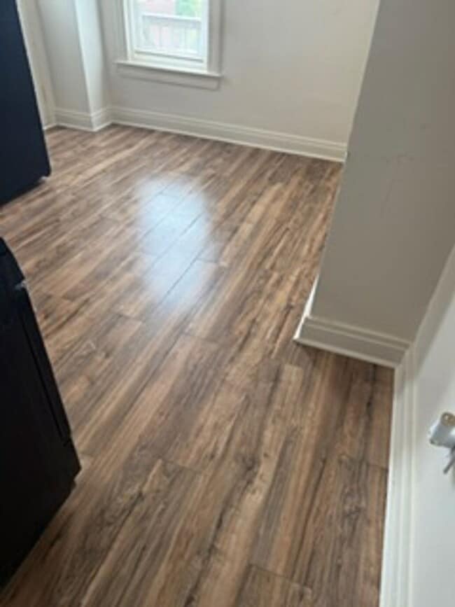 Photo - 1559 W King St Unit 2