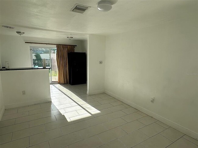 Photo - 10510 N Otis Ave