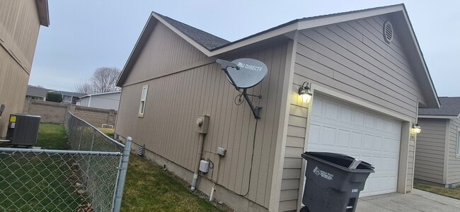 Photo - 1701 Guernsey St