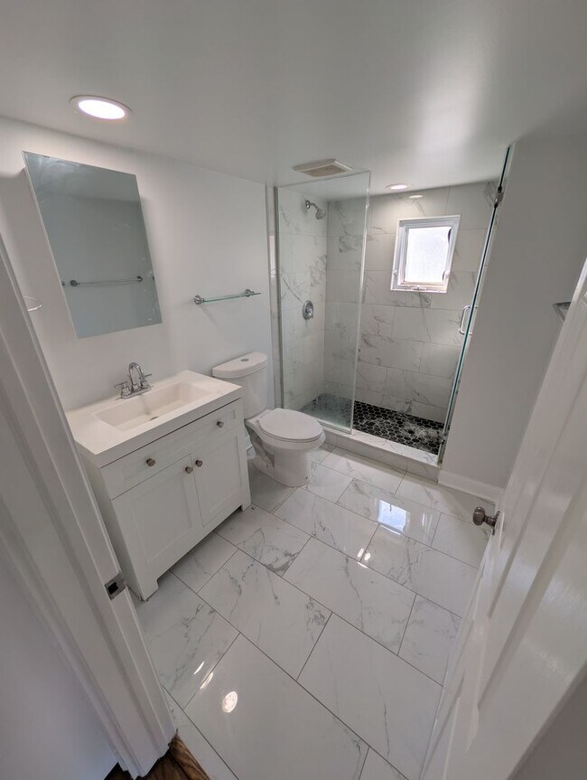 Photo - AM-Moffat LLC Unidad 2434-2F