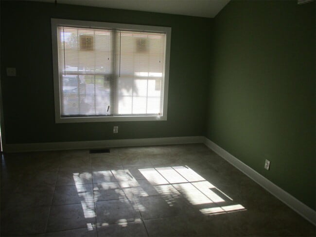 Photo - 1725 Longleaf Dr