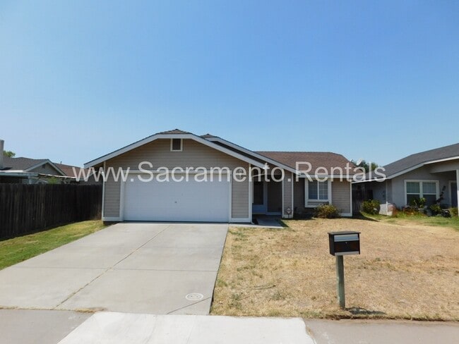 Nice 3bd/2ba North Sacramento Home with 2 Car Garage - Nice 3bd/2ba North Sacramento Home with 2 Car Garage