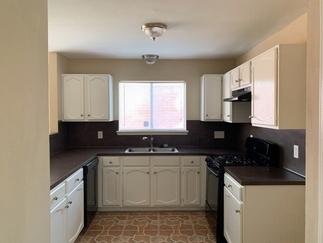 Photo - 5922 Cinnamon Creek Cir