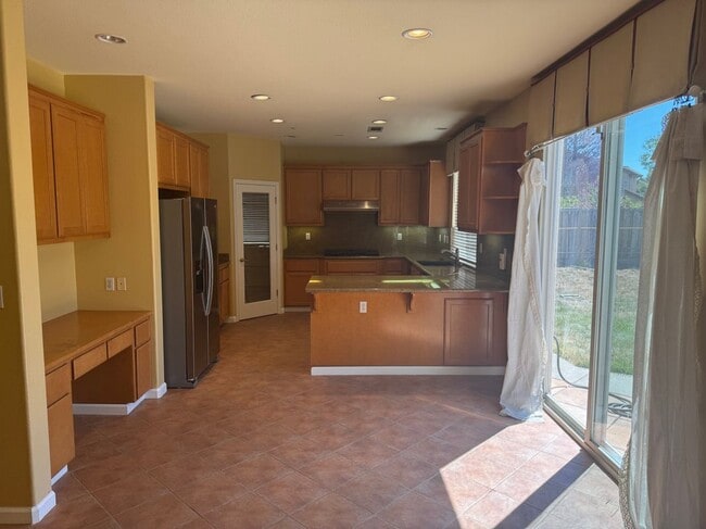 Photo - 235 Hummingbird Way