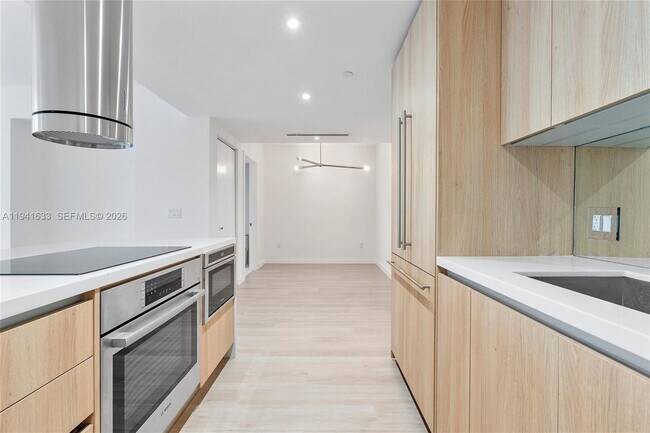 Photo - 9901 W Bay Harbor Dr Unit 402