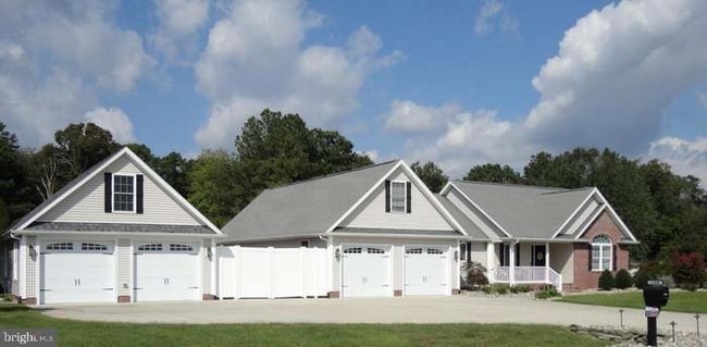 Building Photo - 1 Private Residence Pvt Rental