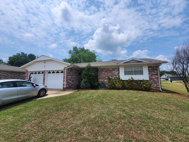 Photo - Darling Home in East Shawnee
